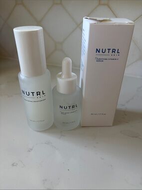 Purifying Vitamin C Serum & Restoring Moisturizer — White